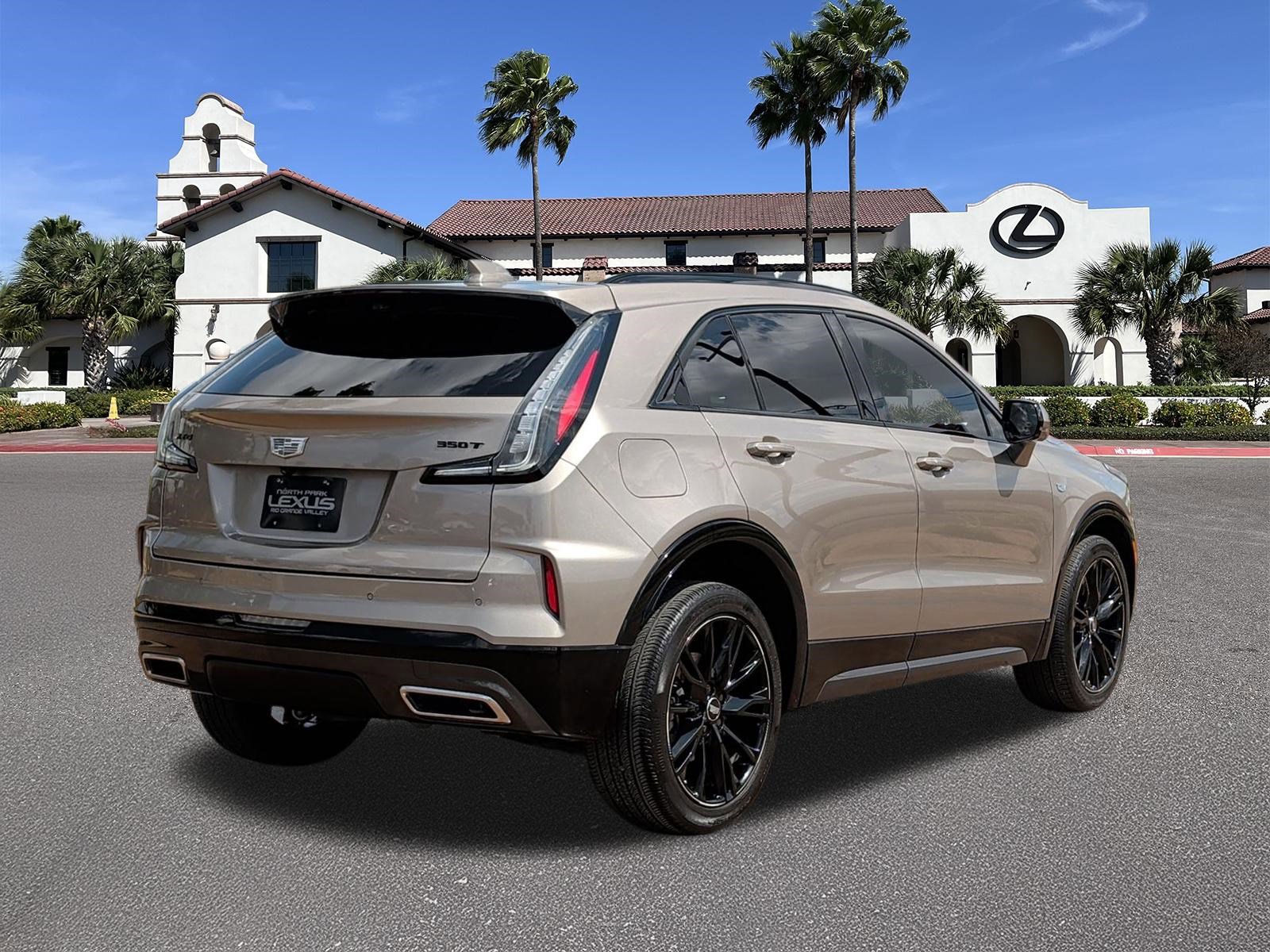 Used 2025 Cadillac XT4 Sport w/ LPO, Onyx Lite Package FWD image 2