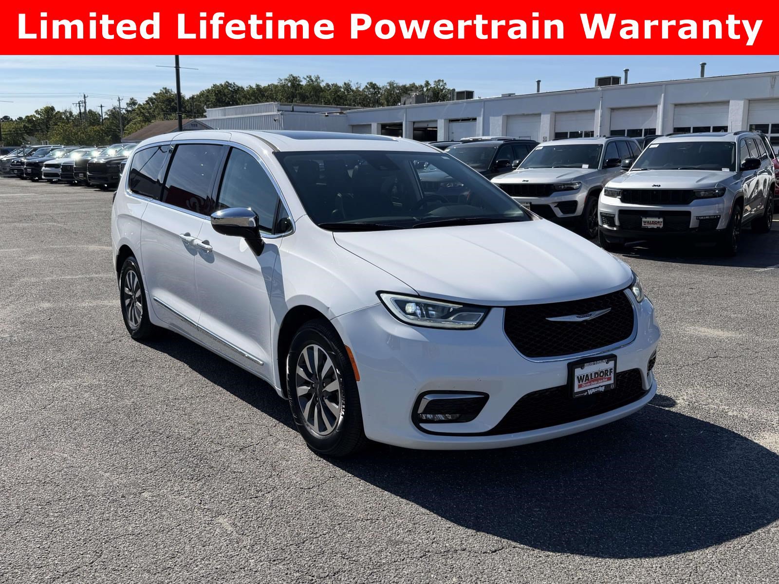 Used 2023 Chrysler Pacifica Limited