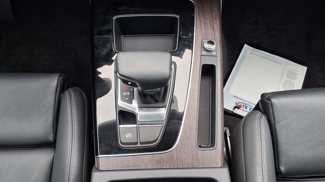 Used 2024 Audi Q5 2.0T Premium w/ Convenience Package image 30