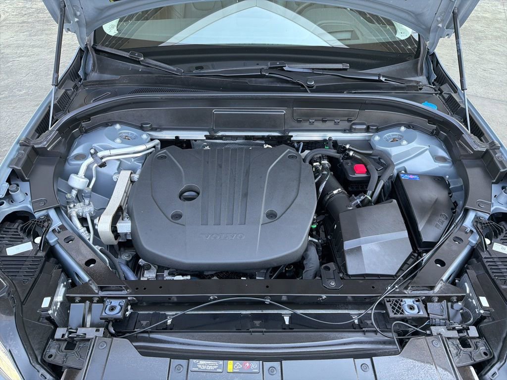 Used 2023 Volvo XC60 B5 Ultimate w/ Climate Package image 20