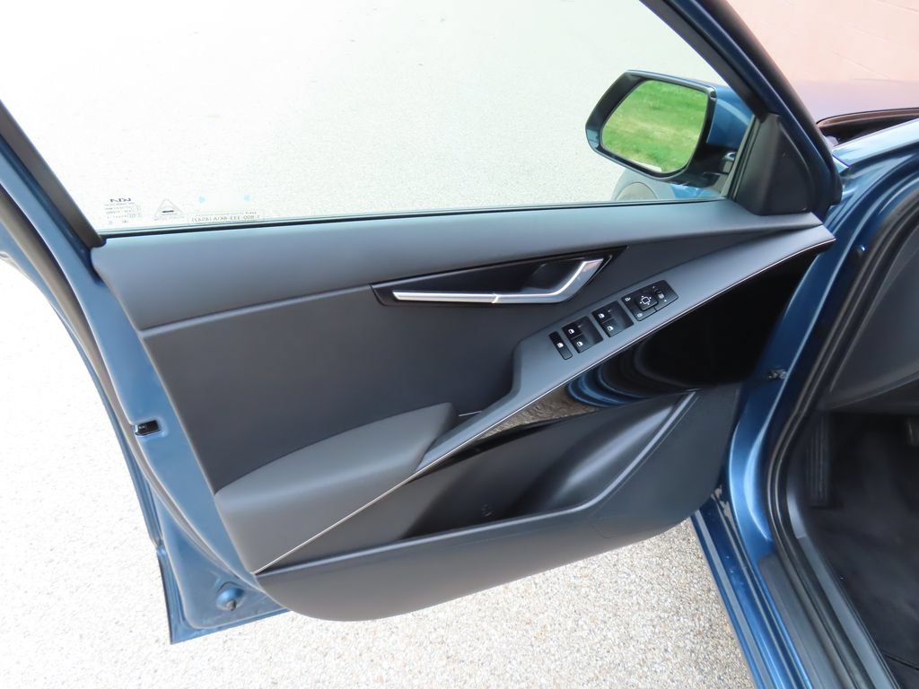 Certified 2024 Kia Niro Wind w/ Wind Preserve Package FWD image 25