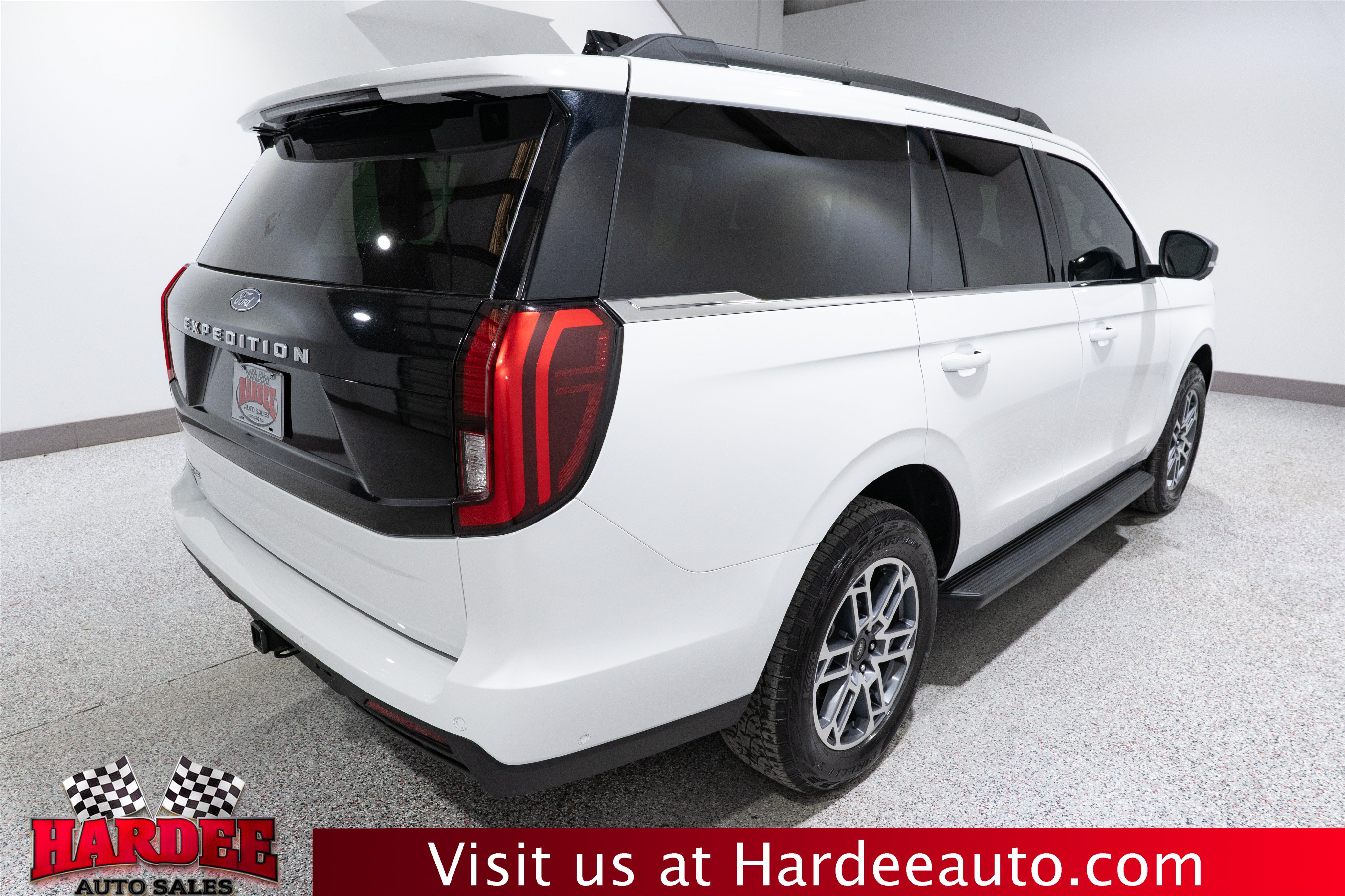 Used 2025 Ford Expedition Active AWD/4WD image 5