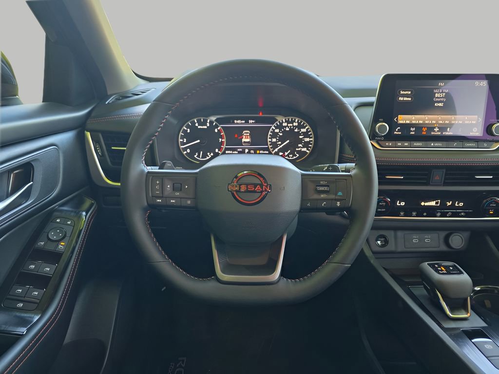 Used 2025 Nissan Rogue SV AWD/4WD image 15