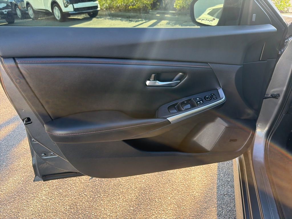 Used 2021 Nissan Sentra SR w/ SR Premium Package image 12