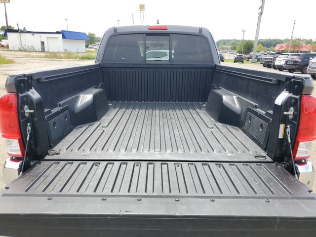 Used 2016 Toyota Tacoma SR5 w/ Towing Package RWD image 8