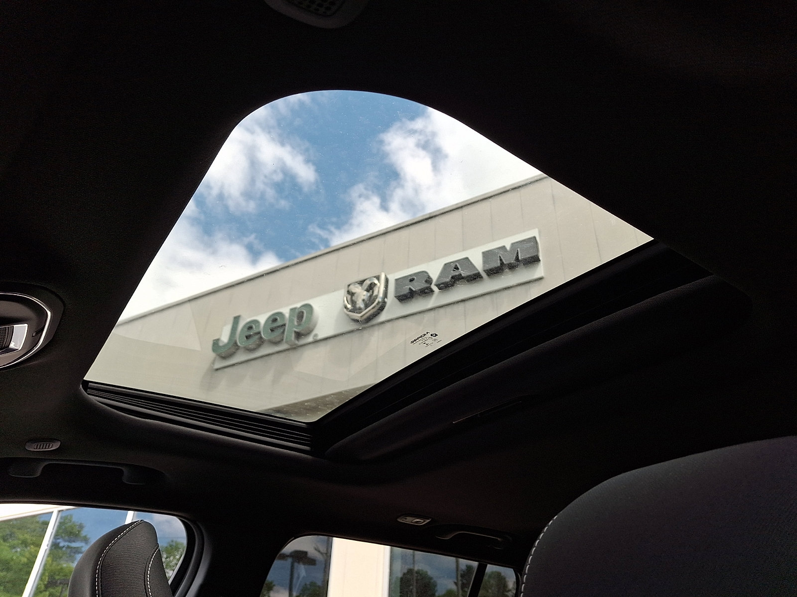 New 2026 Jeep Grand Cherokee Laredo X AWD/4WD image 10