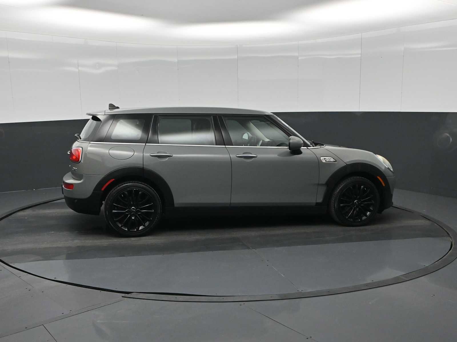 Used 2018 MINI Cooper Clubman image 9