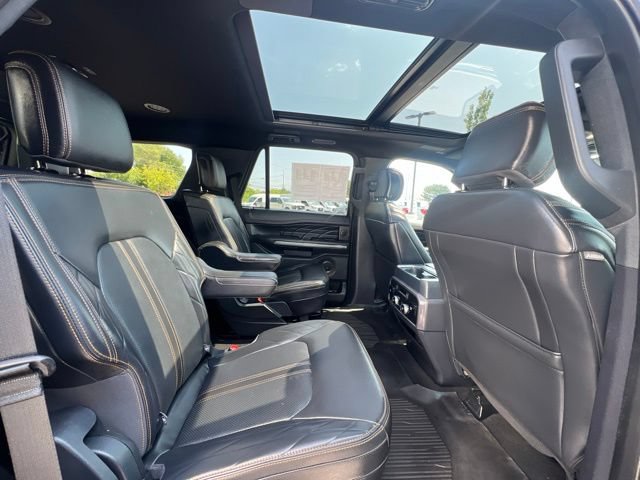 Used 2024 Ford Expedition Platinum AWD/4WD image 14