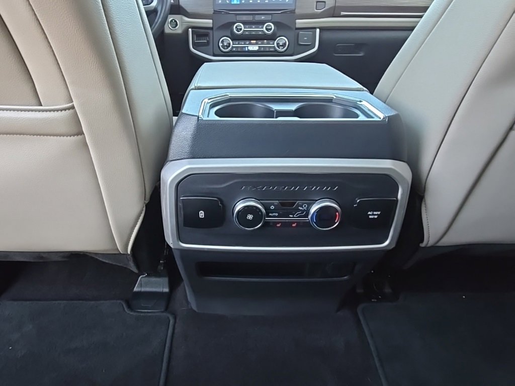 Used 2023 Ford Expedition Limited image 30