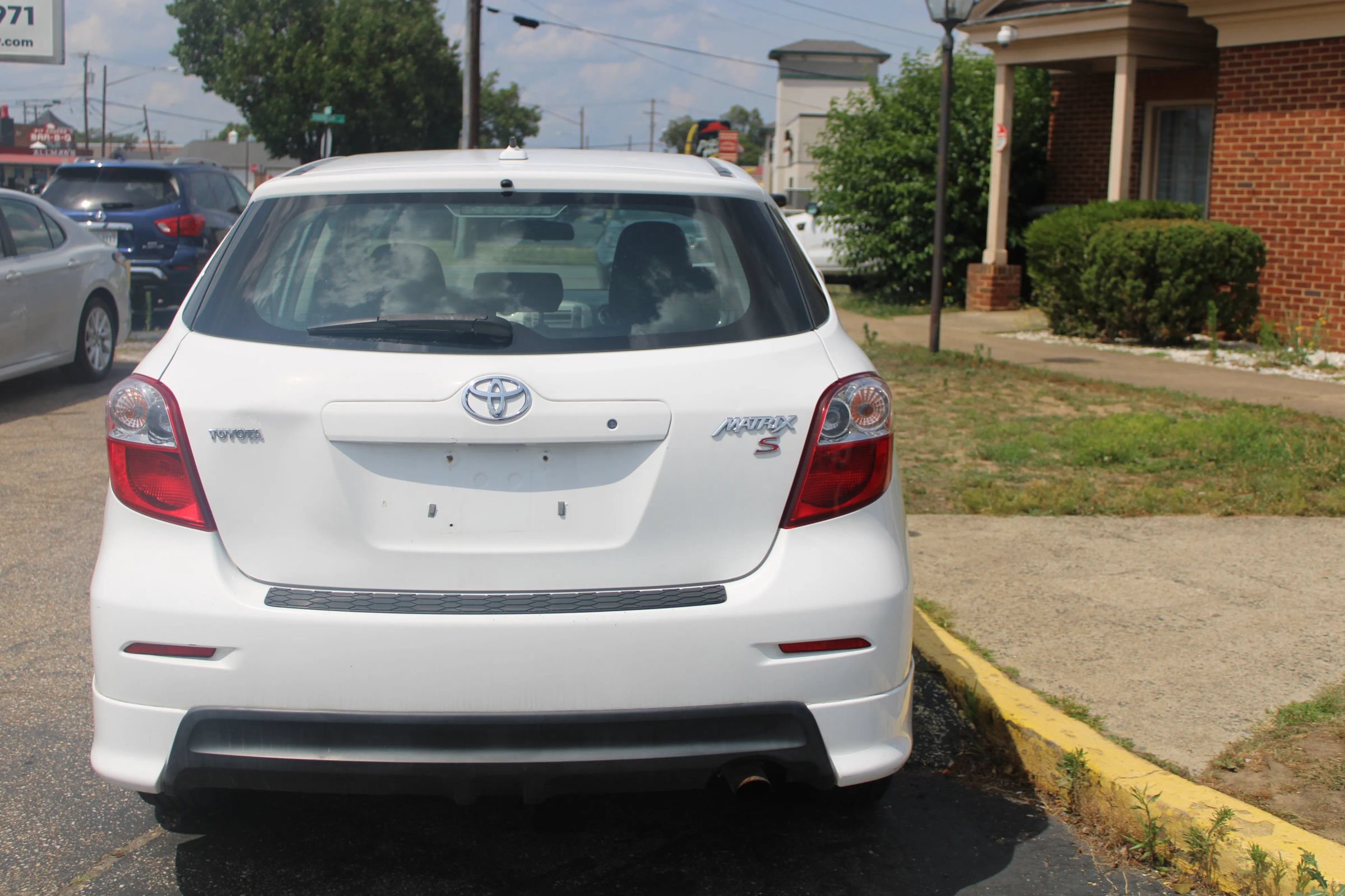 Used 2009 Toyota Matrix S w/ Preferred Accessory Pkg FWD image 5