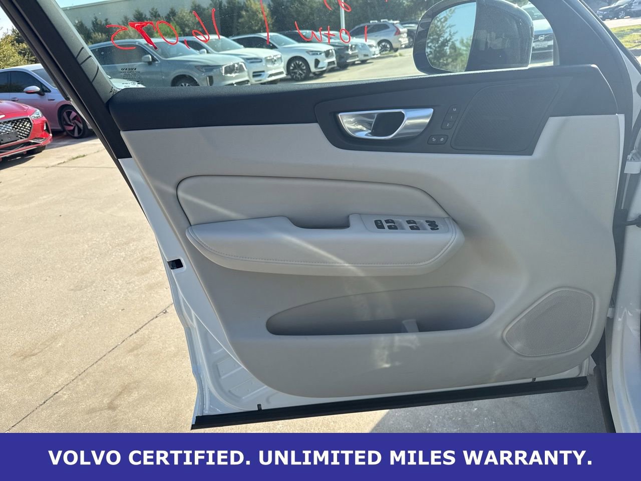 Certified 2024 Volvo XC60 B5 Plus w/ Protection Package Premier image 21