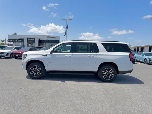 Used 2024 GMC Yukon XL AT4 w/ Technology Package AWD/4WD image 8