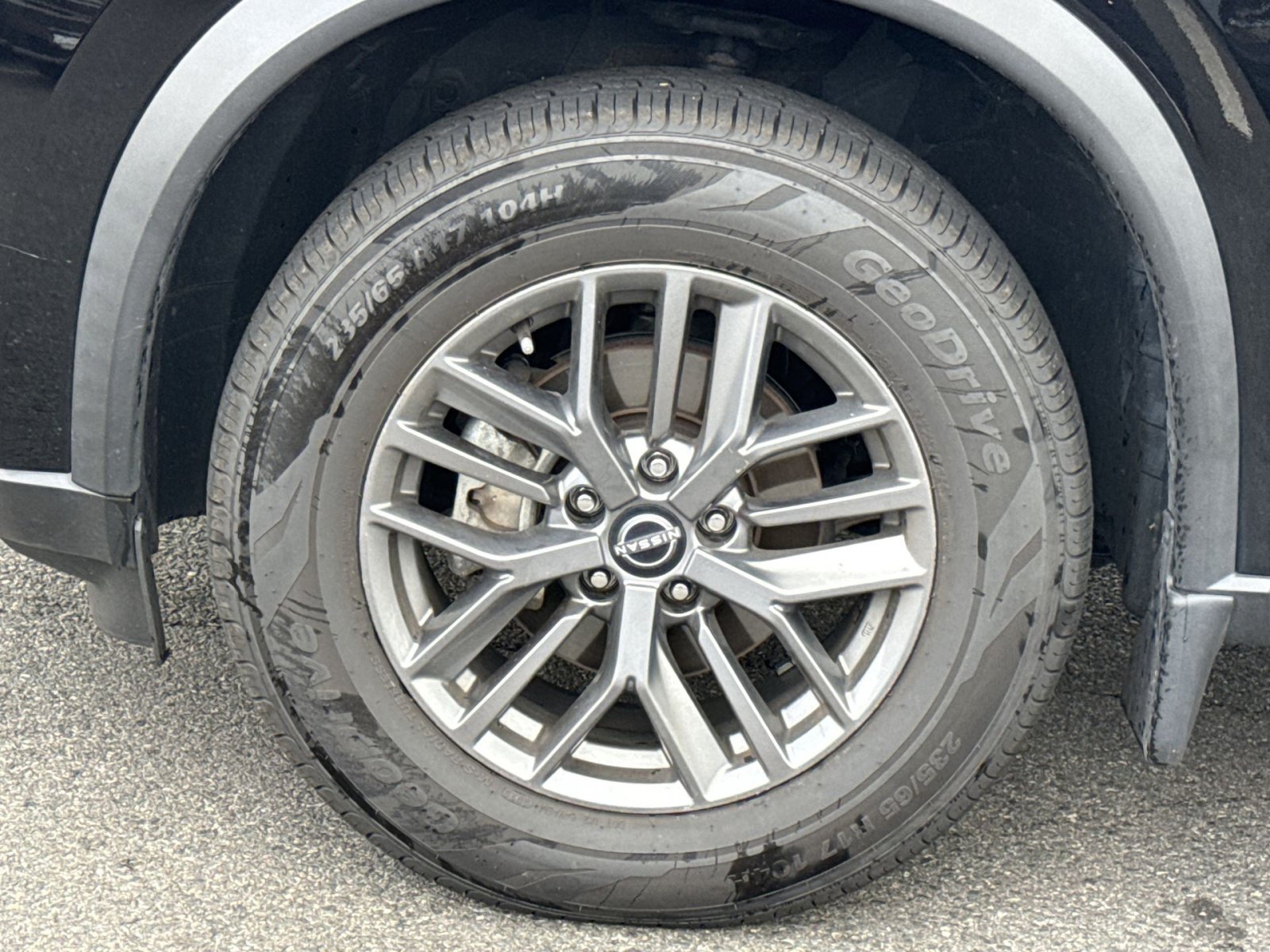 Used 2023 Nissan Rogue S AWD/4WD image 12