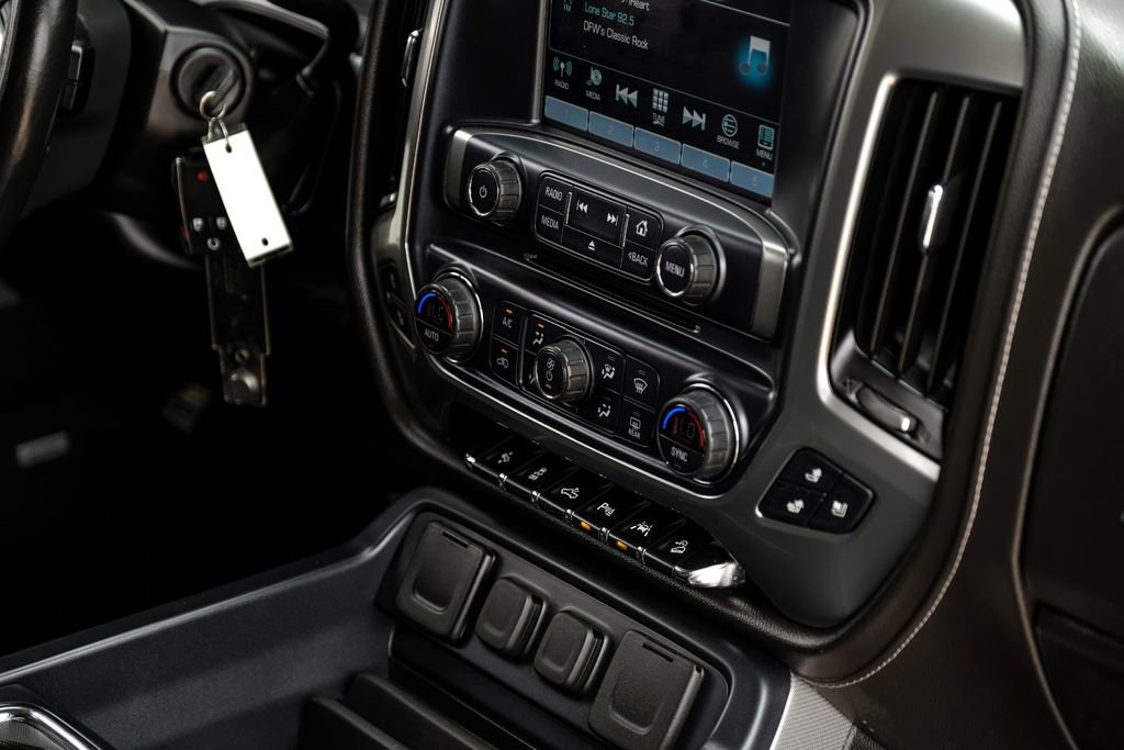 Used 2018 Chevrolet Silverado 1500 LTZ Z71 w/ LTZ Plus Package AWD/4WD image 20
