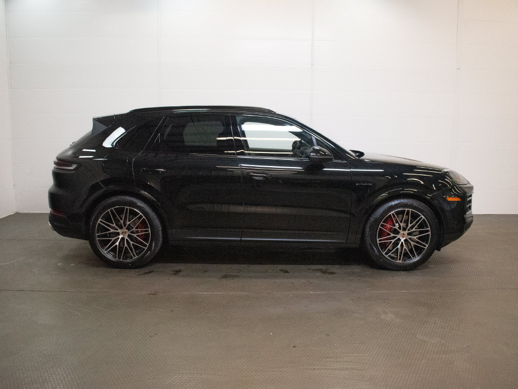 New 2026 Porsche Cayenne S AWD/4WD image 9