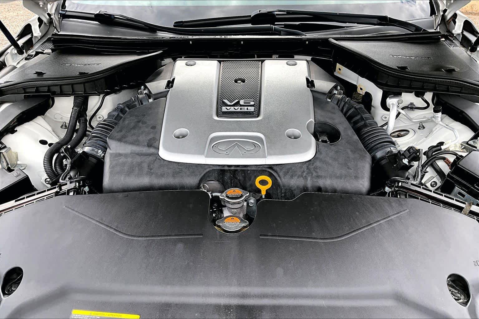 Used 2014 INFINITI Q50 w/ Technology Package RWD image 36