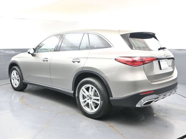 Used 2023 Mercedes-Benz GLC 300 4MATIC image 3