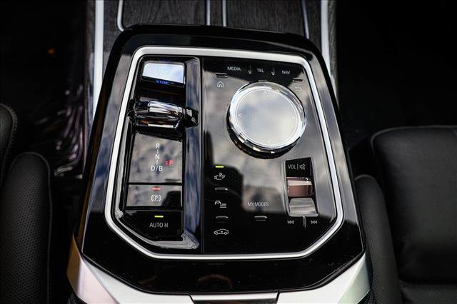 Used 2024 BMW i7 eDrive50 RWD image 21