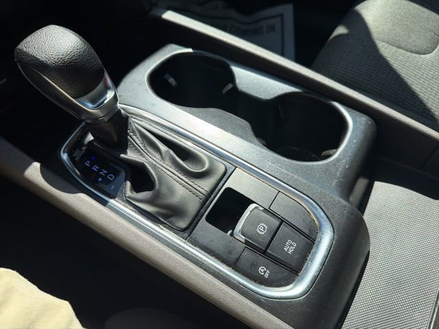 Used 2020 Hyundai Santa Fe SE FWD image 29