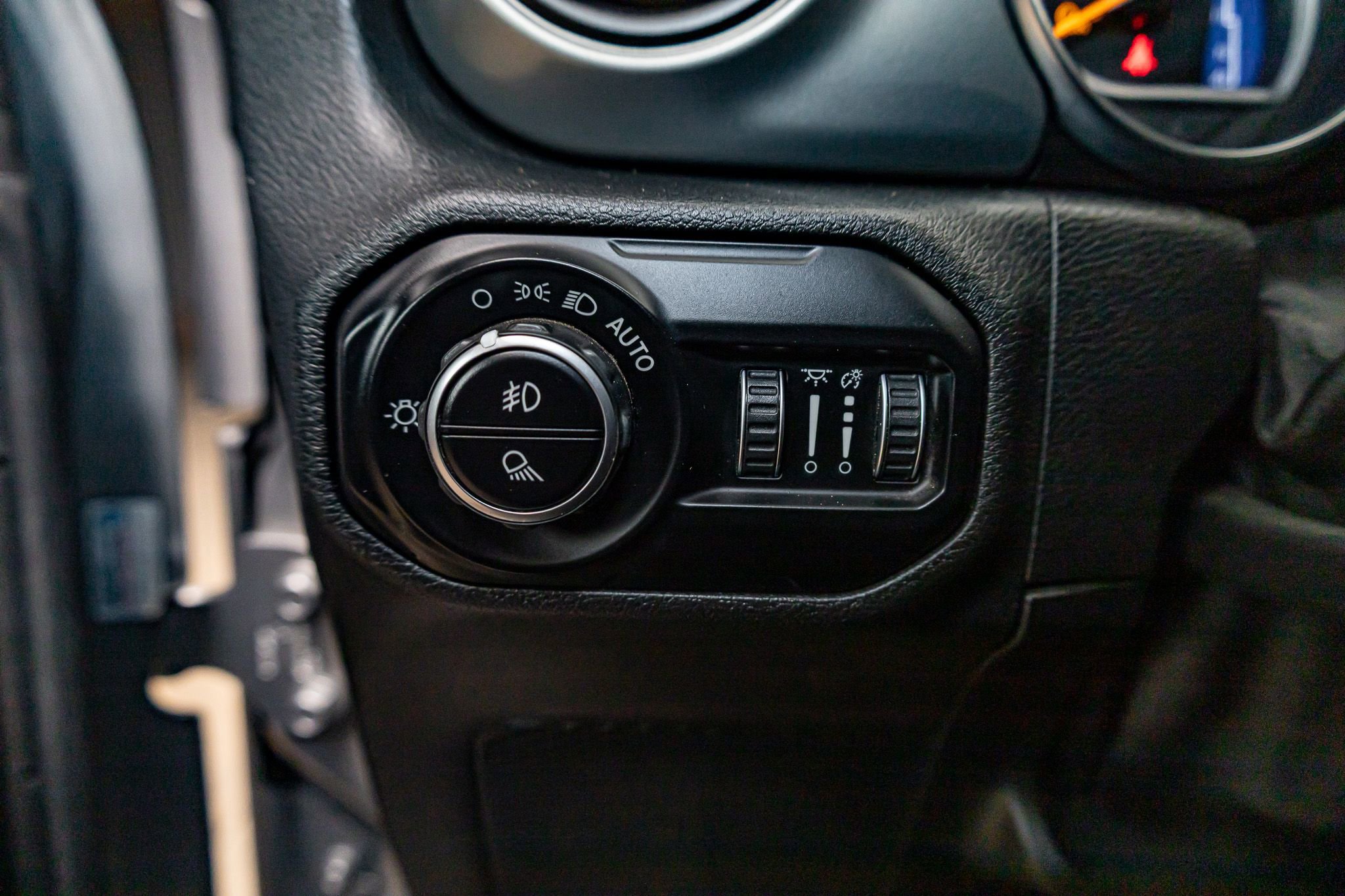 Used 2021 Jeep Gladiator Willys image 16