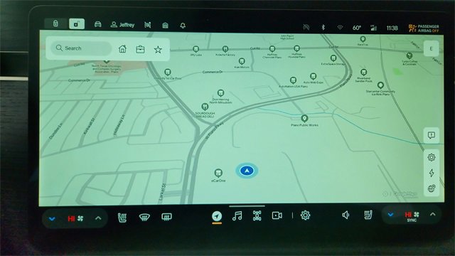 Used 2025 Rivian R1S Adventure image 49