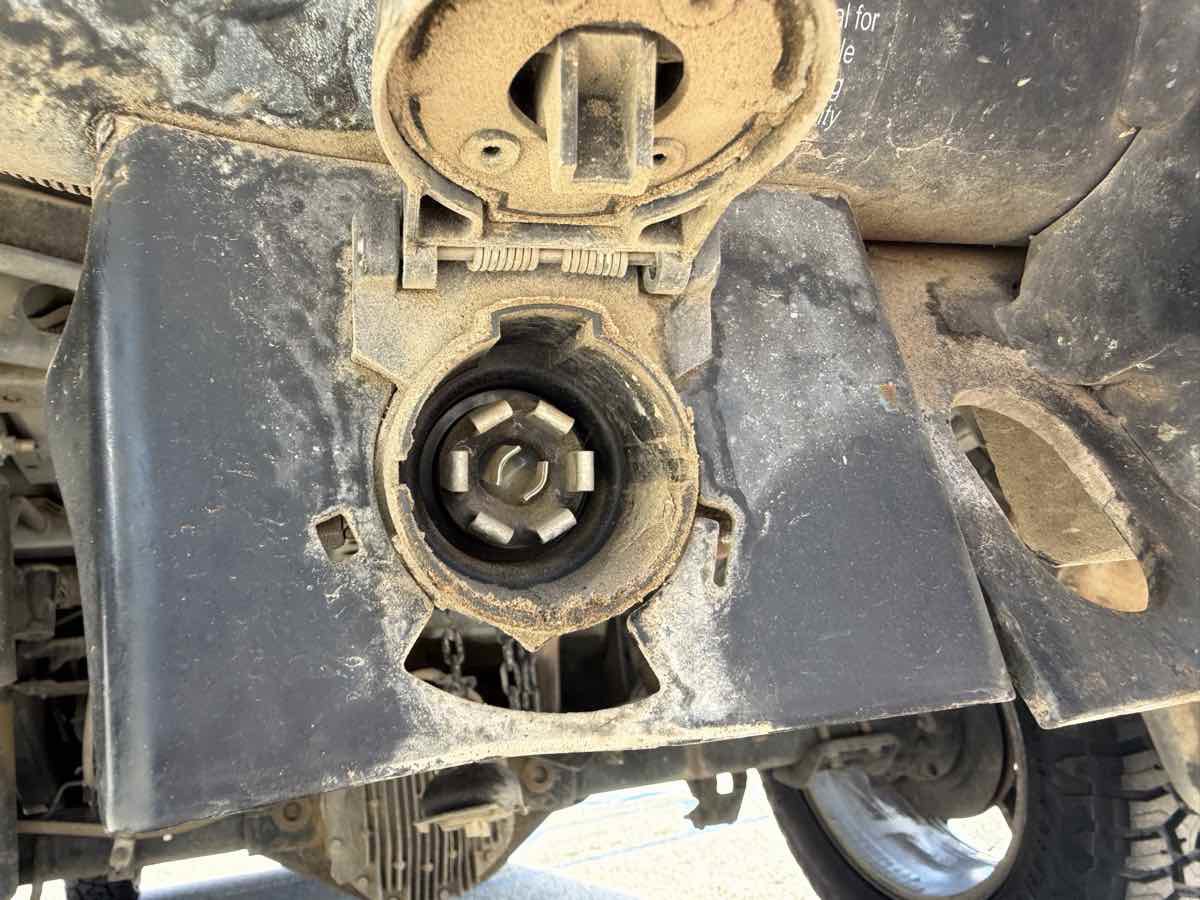 Used 2012 Nissan Titan SL RWD image 31