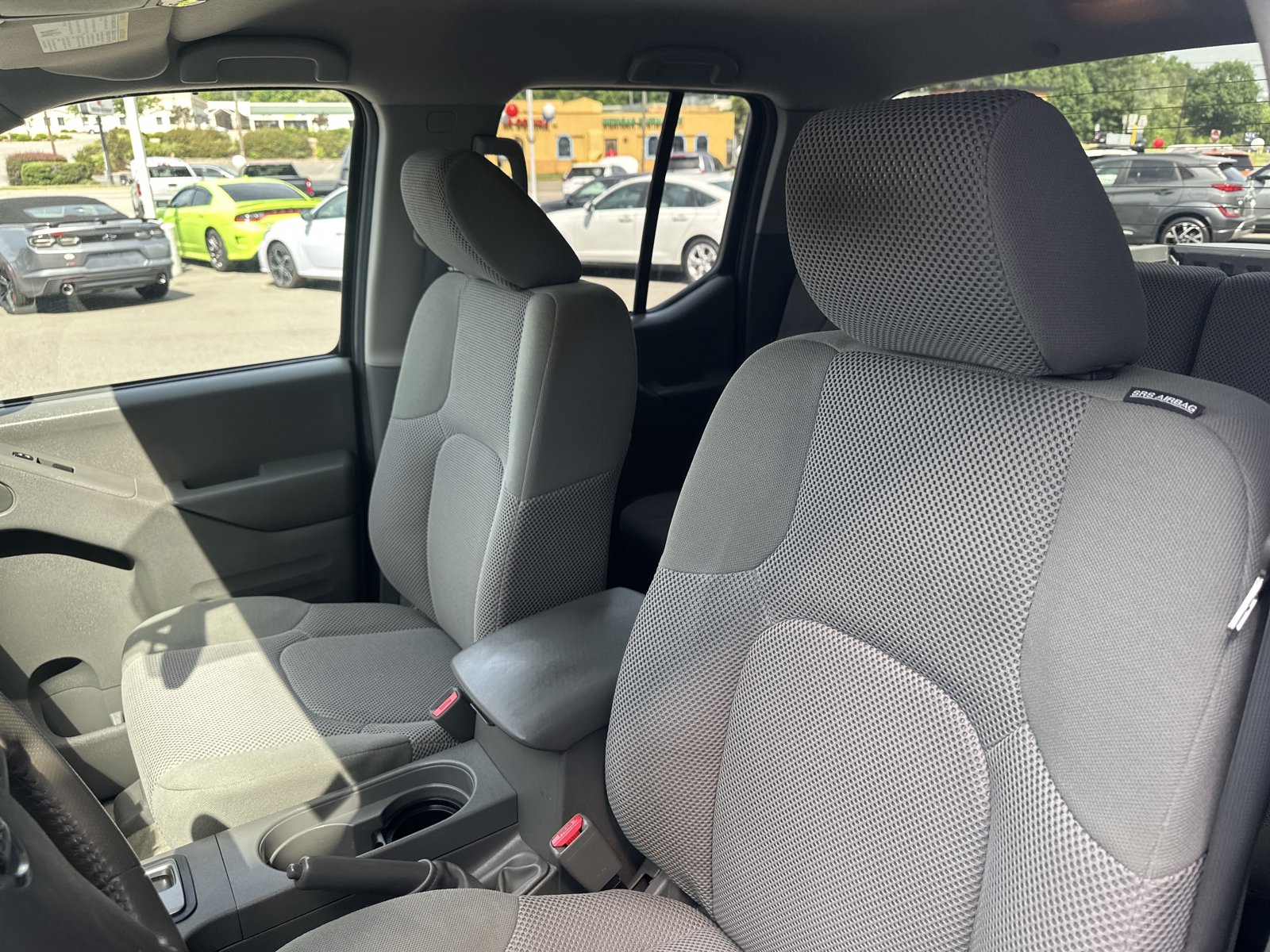 Used 2017 Nissan Frontier SV w/ SV Value Truck Package AWD/4WD image 17