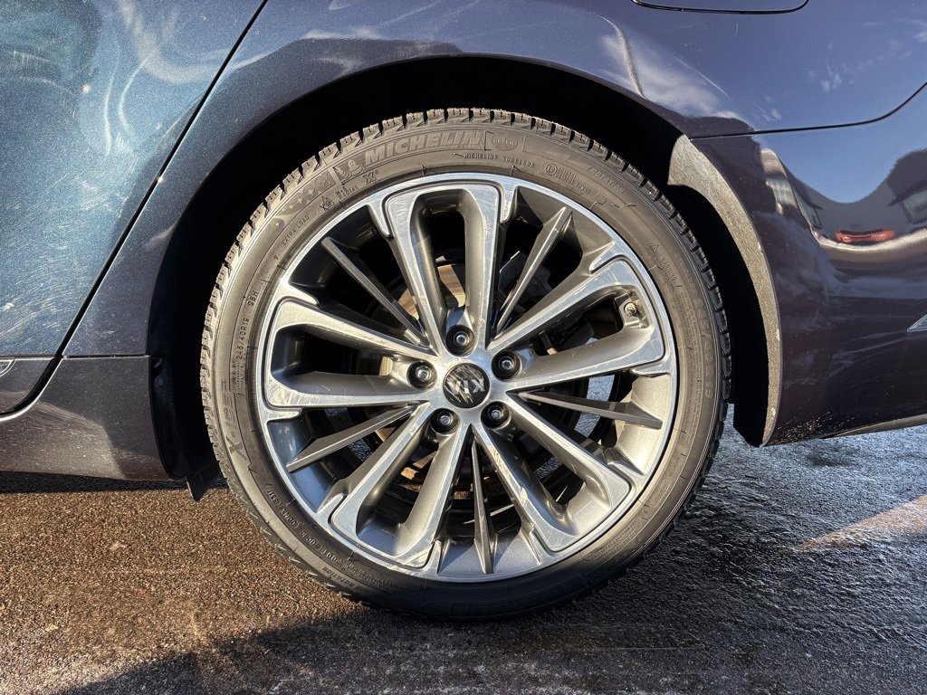 Used 2018 Kia Cadenza Technology image 11