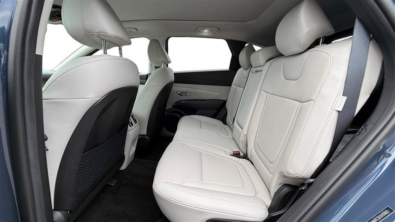Used 2025 Hyundai Tucson Limited AWD/4WD image 16