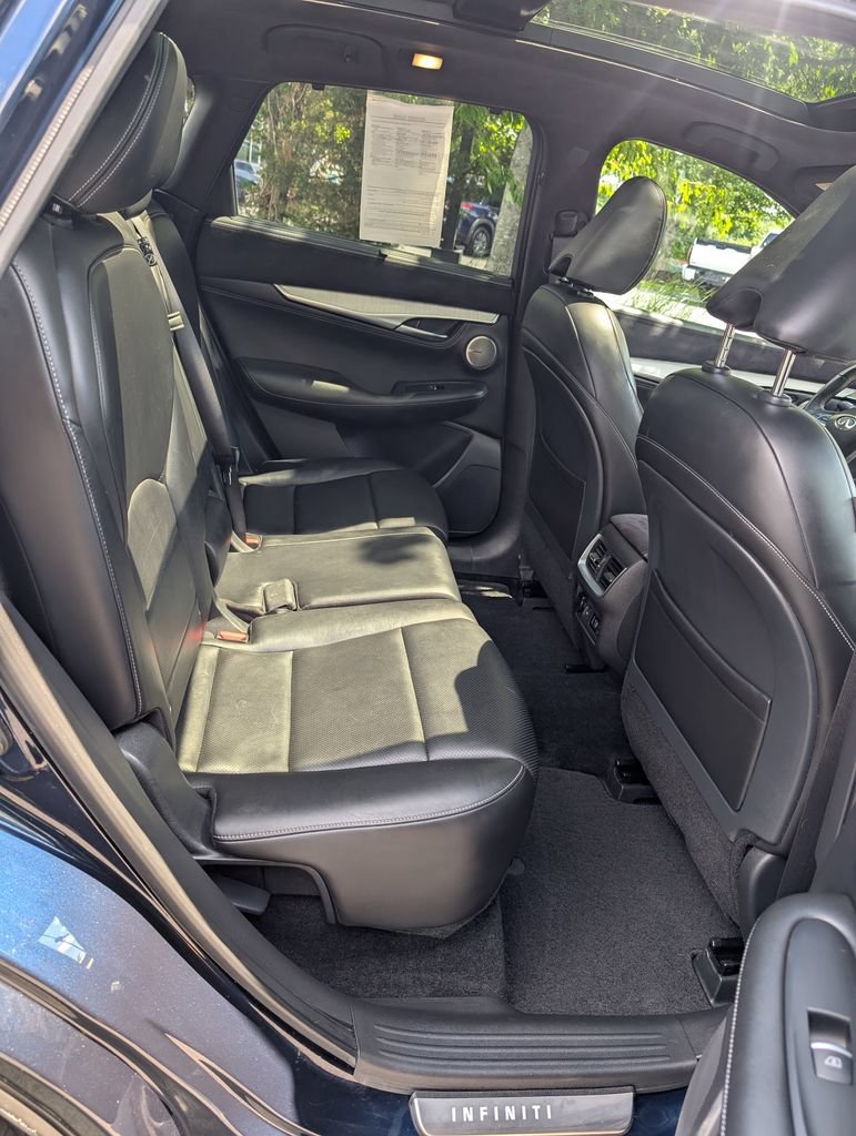 Used 2019 INFINITI QX50 Essential w/ Sensory Package AWD/4WD image 18