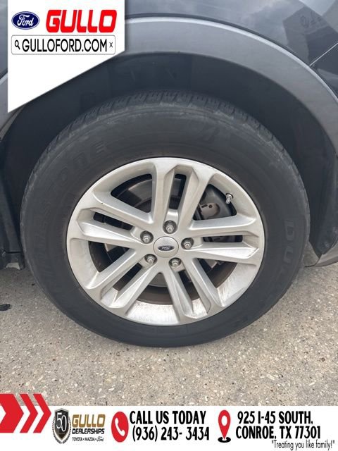 Used 2017 Ford Explorer XLT w/ Equipment Group 202A FWD image 3