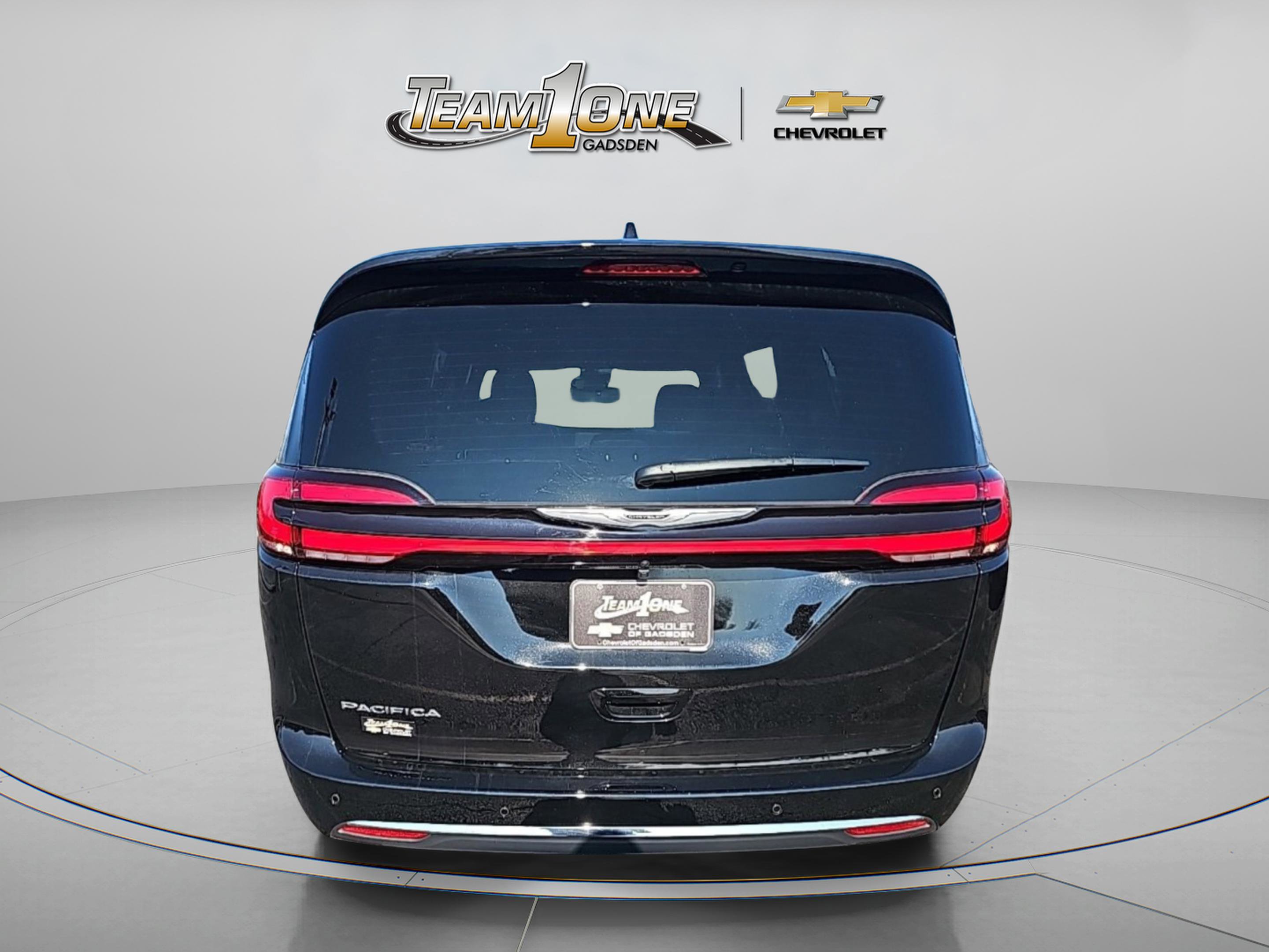 Used 2026 Chrysler Pacifica Select image 7
