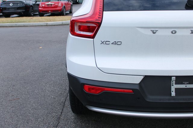 Used 2025 Volvo XC40 B5 Plus image 46