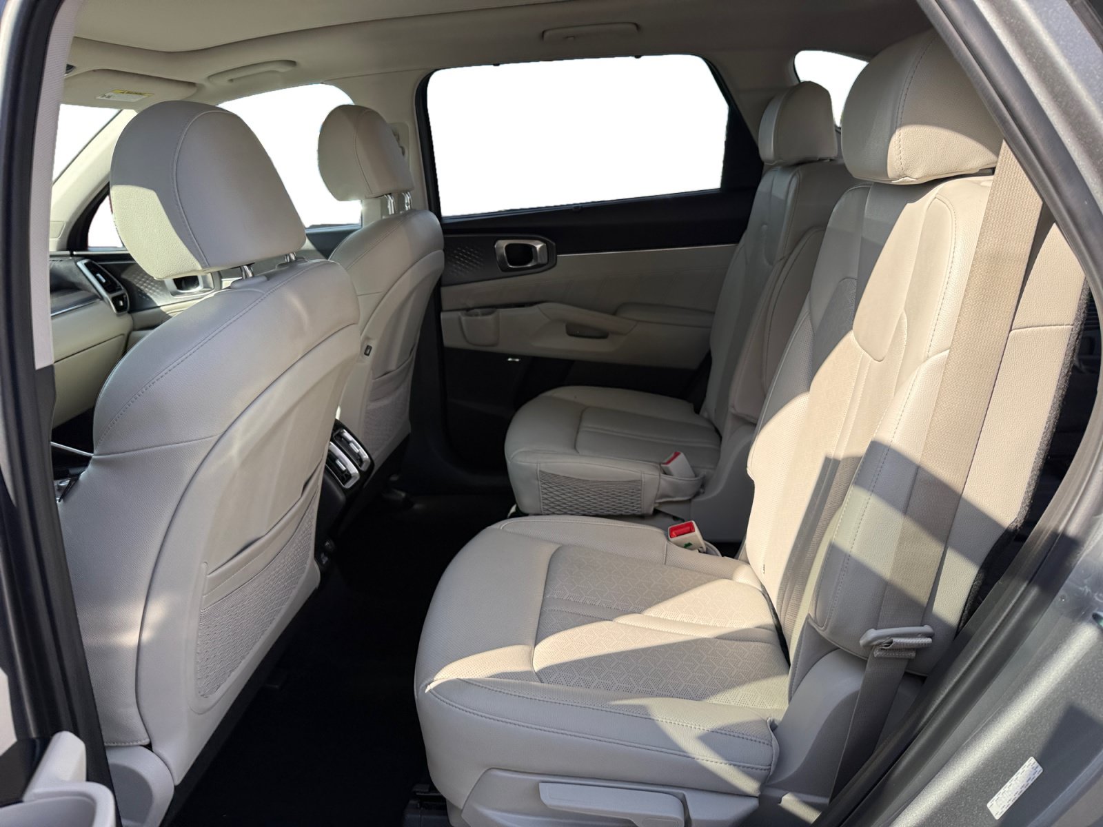 Used 2023 Kia Sorento SX Prestige w/ Panoramic Sunroof Package AWD/4WD image 16