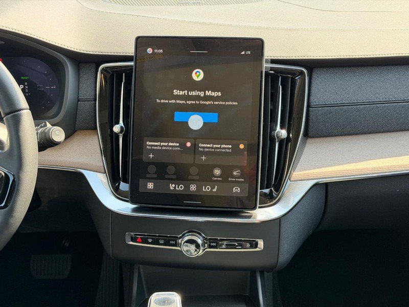 New 2026 Volvo XC90 T8 Plus w/ Protection Package AWD/4WD image 8