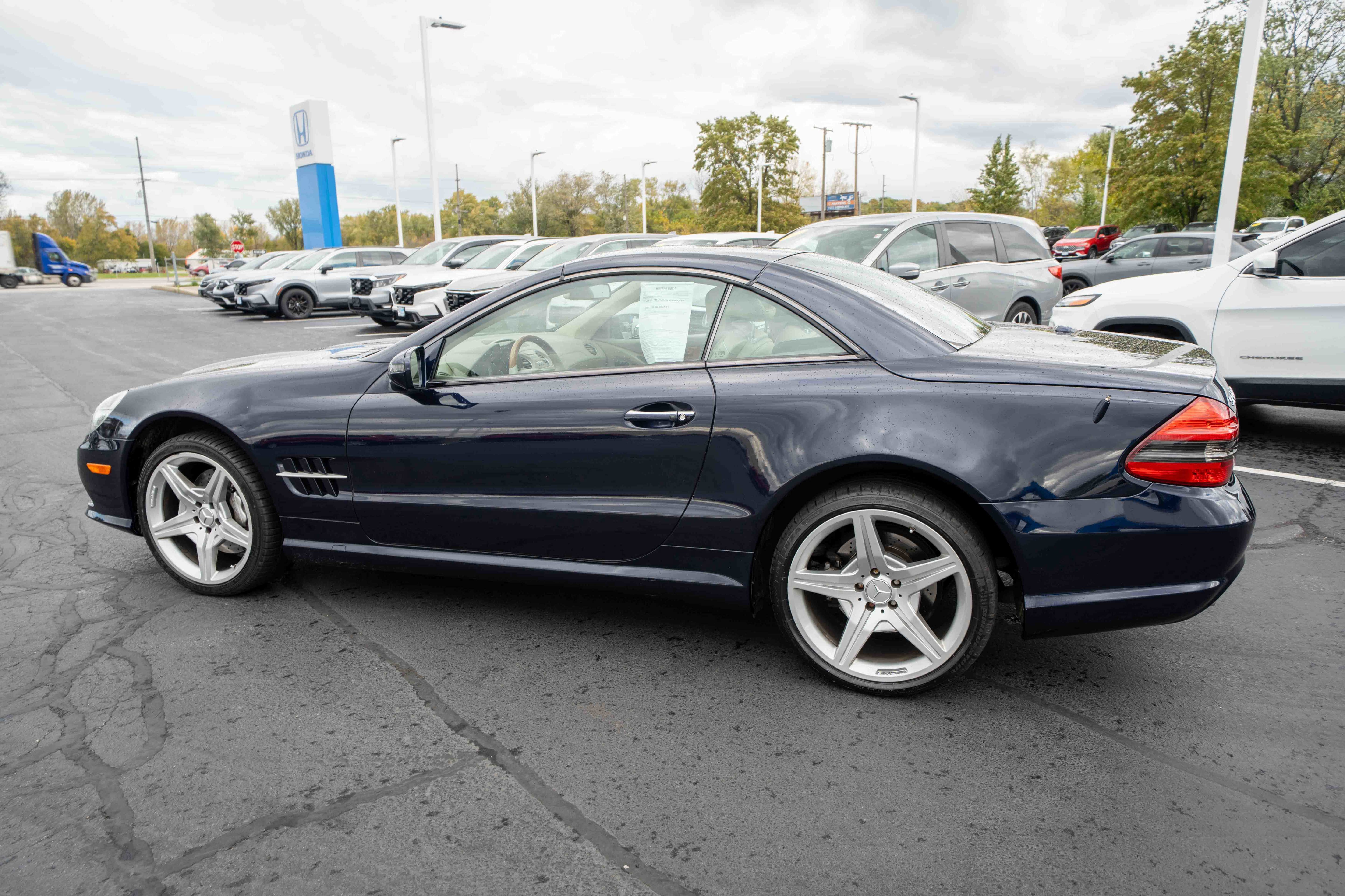 Used 2009 Mercedes-Benz SL 550 image 4