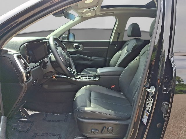 Used 2023 Kia Sorento SX AWD/4WD image 16