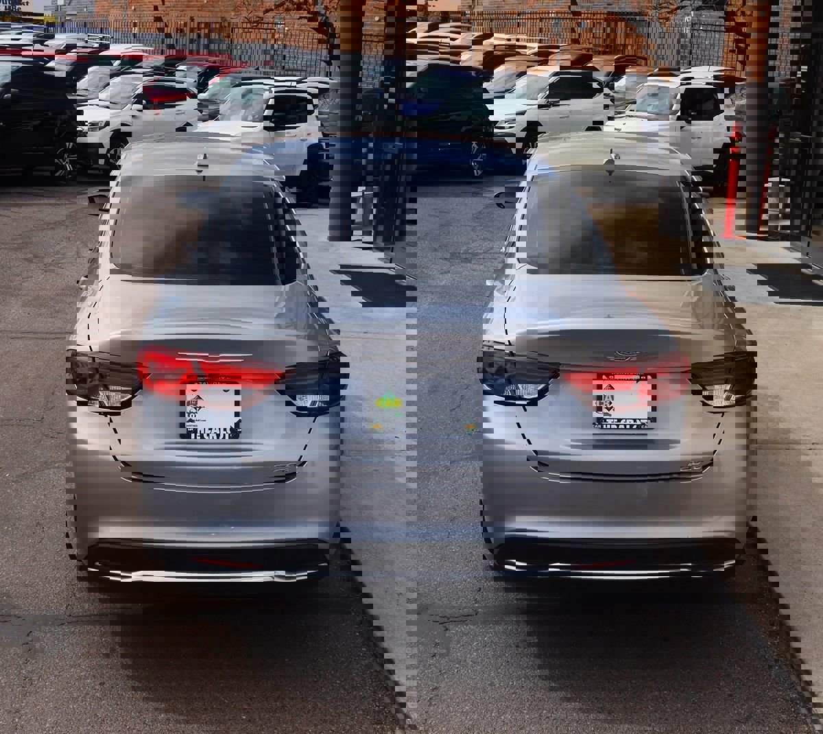 Used 2017 Chrysler 200 Limited Platinum image 10