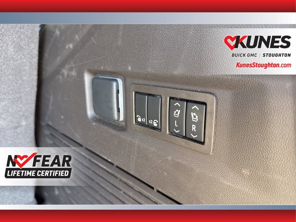 Used 2024 GMC Yukon Denali w/ Denali Reserve Package image 47