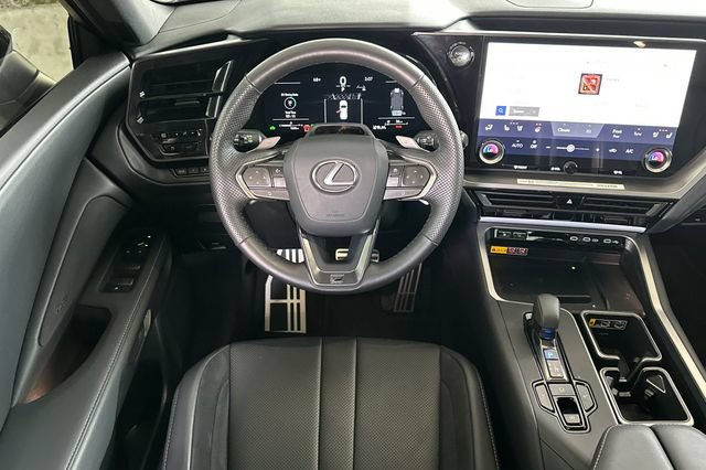 Used 2026 Lexus TX 500h AWD w/ Technology Package image 17