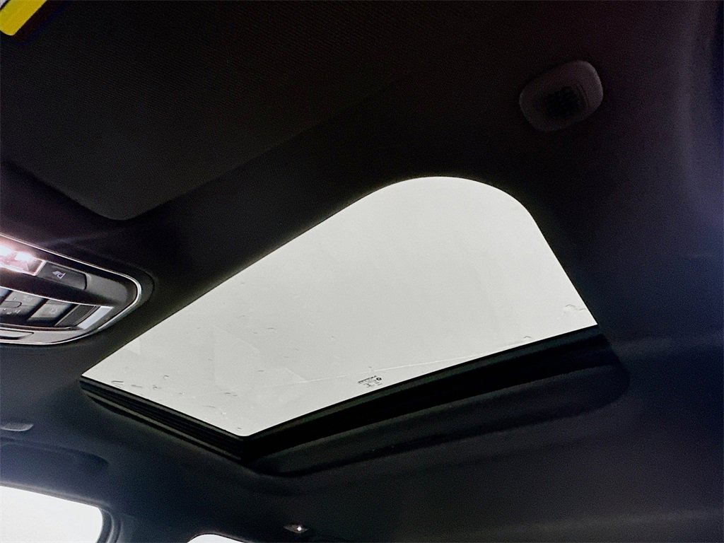 New 2025 Jeep Grand Cherokee Laredo X w/ Luxury Tech Group I image 14