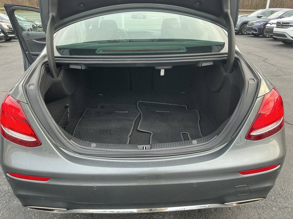 Used 2017 Mercedes-Benz E 300 4MATIC image 19