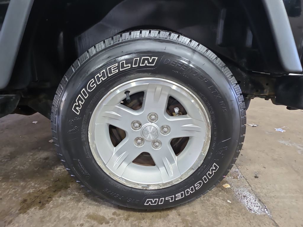 Used 2004 Jeep Wrangler Sport w/ Dual Top Group image 28