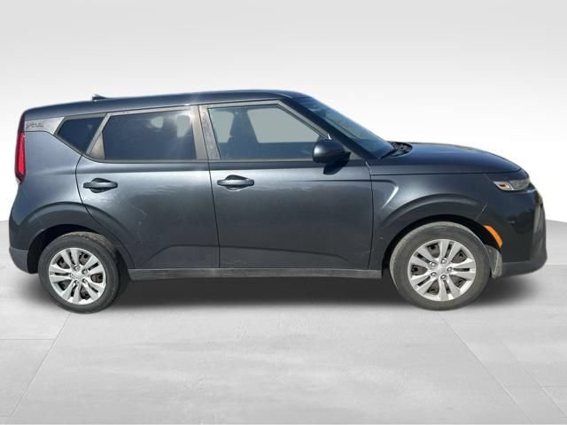Used 2020 Kia Soul LX FWD image 2