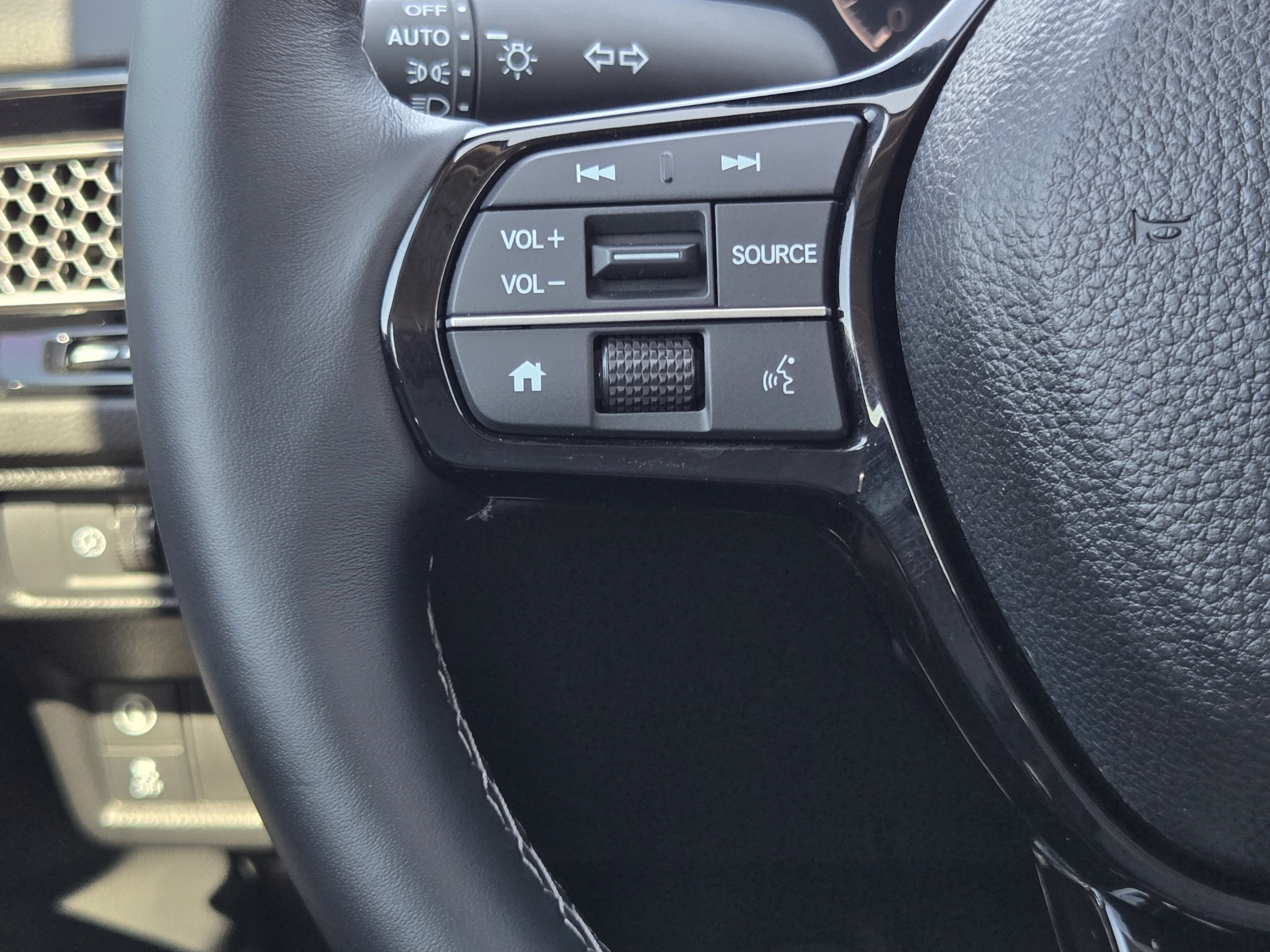 Certified 2024 Honda Civic EX image 30