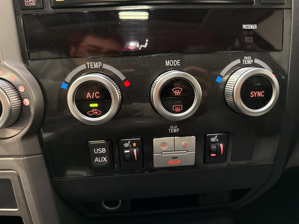 Used 2011 Toyota Sequoia Limited AWD/4WD image 23