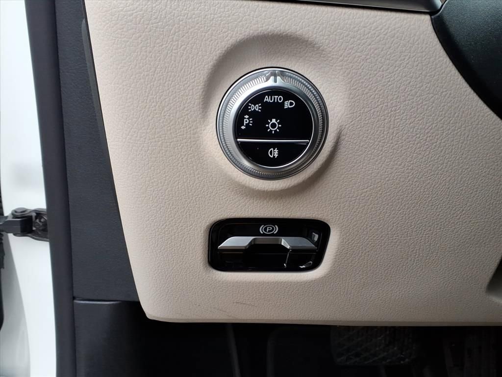 Used 2022 Mercedes-Benz C 300 4MATIC Sedan image 19