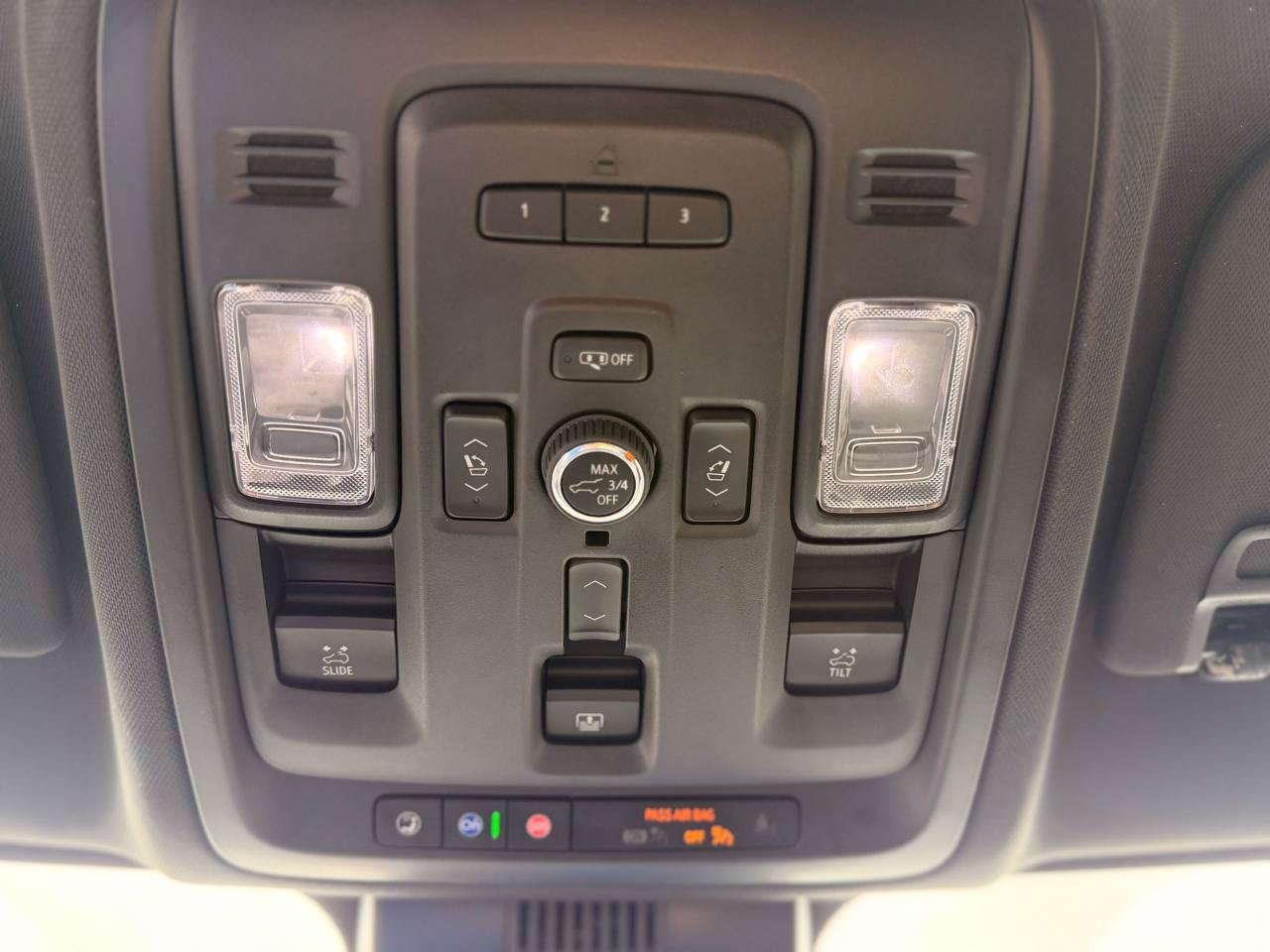 Used 2024 Chevrolet Tahoe Premier AWD/4WD image 33