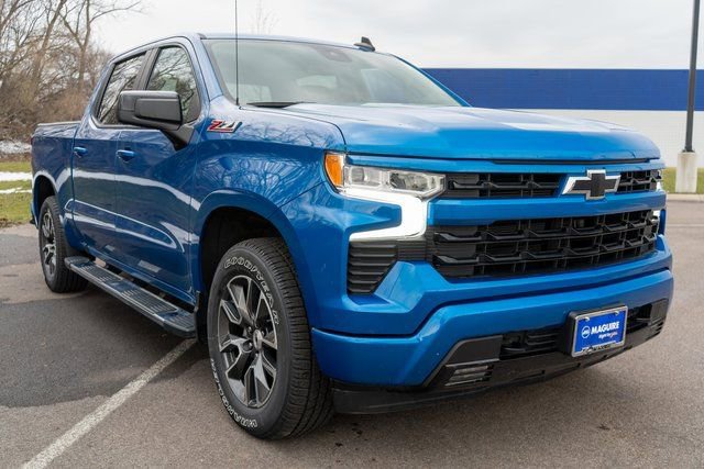 Used 2022 Chevrolet Silverado 1500 RST w/ Z71 Off-Road Package AWD/4WD image 4