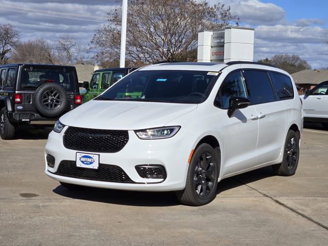 New 2026 Chrysler Pacifica Limited w/ S Appearance Package AWD/4WD video 2